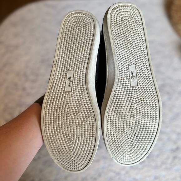 Black Sanuk Slip-On Sneakers, size 9 - Picture 3 of 4